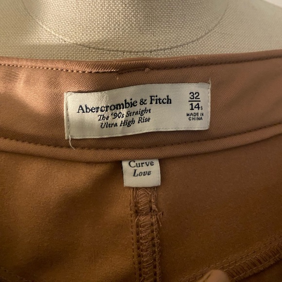 Abercrombie 90’s Vegan Leather Straight Leg Pants - Picture 2 of 4